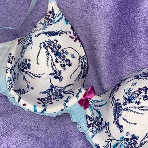 Adore Me 32DDD floral bra 🌸